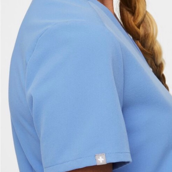 FIGS Casma Three-Pocket Scrub Top Ceil Blue Women Large - Picture 7 of 10